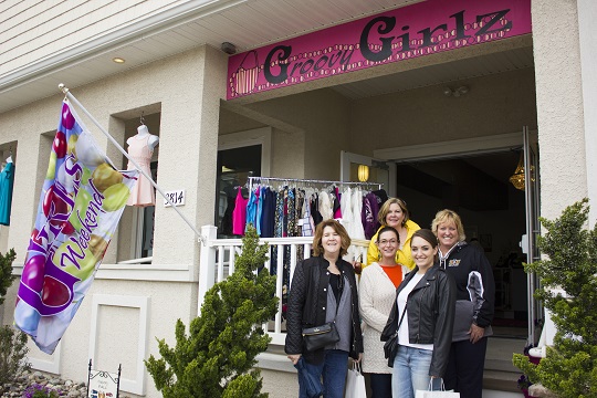 sic-girls-shopping-4