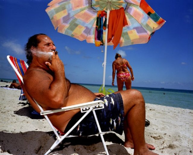 Smoking on the beach - Fotosearch.4