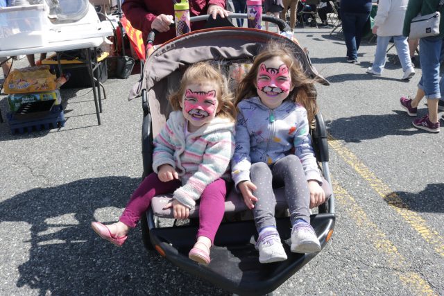 1.4 Bayfest Georgia Haughey,5, northfield with sister Isla, 3,