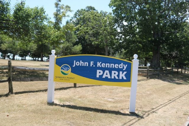 1.4 street lamps kennedy park
