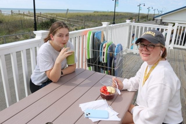 1.4 Juice Pod Sisters Julia and Bella Bulgarelli