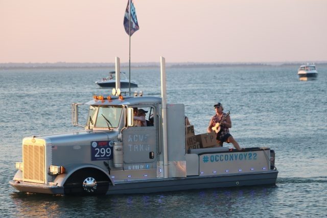 1.4 NIV Truck Boat