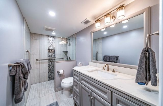 1.4 500 Bay Master Bath