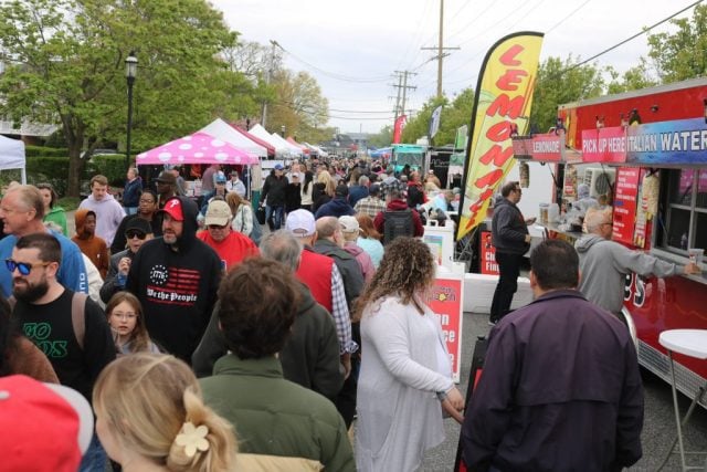 Bayfest Crowds