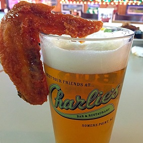 charlies-wings-with-beer-3